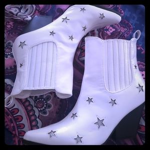 Countin' Starz Ankle Boots